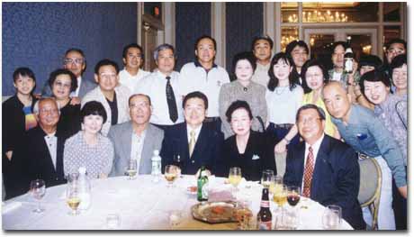 櫻井市長を囲んで集合写真