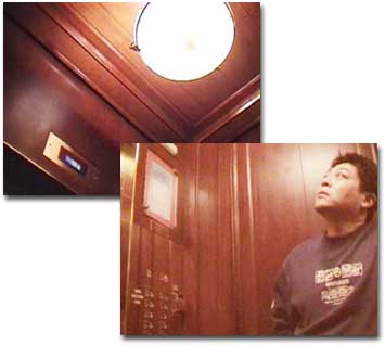 エレベータの中