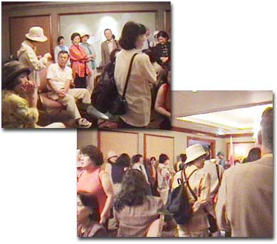 ホテルのロビーに集合