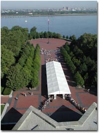 並んでいる観光客